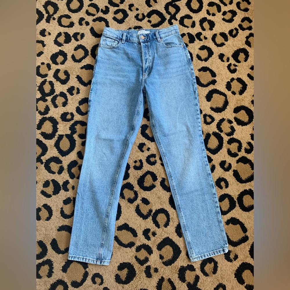 Light wash, high-waisted, button fly, Dynamite Rosie jean, size 28